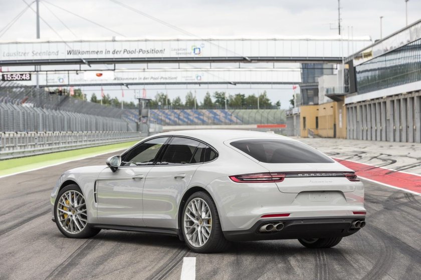 Porsche Panamera 2020