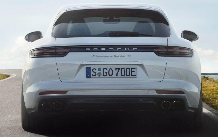 Порше Панамера сзади