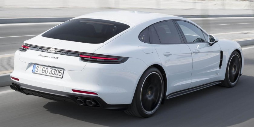 Porsche Panamera 2022