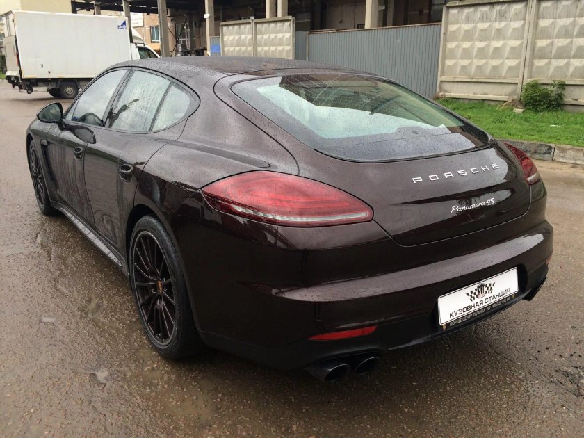 Porsche Panamera 2010 задний спойлер