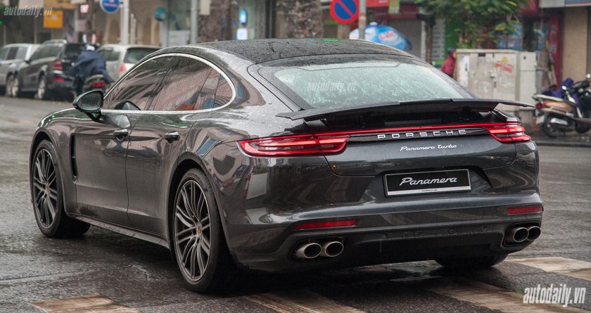 Porsche Panamera зад
