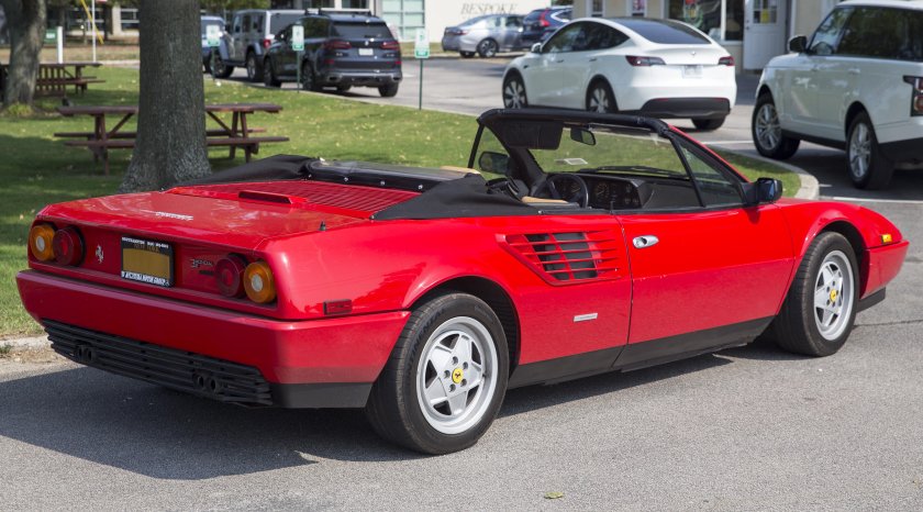 Ferrari 3.2 Mondial Cabriolet