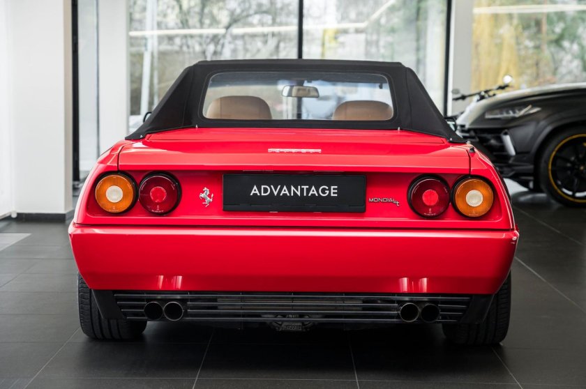 Ferrari mondial t cabriolet