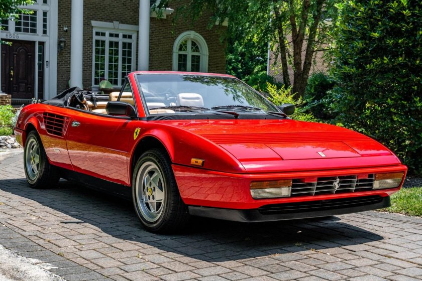 Ferrari mondial cabriolet (1983–1989 г.)