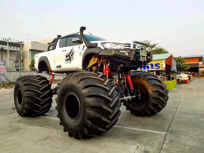 Бигфут машина Тойота