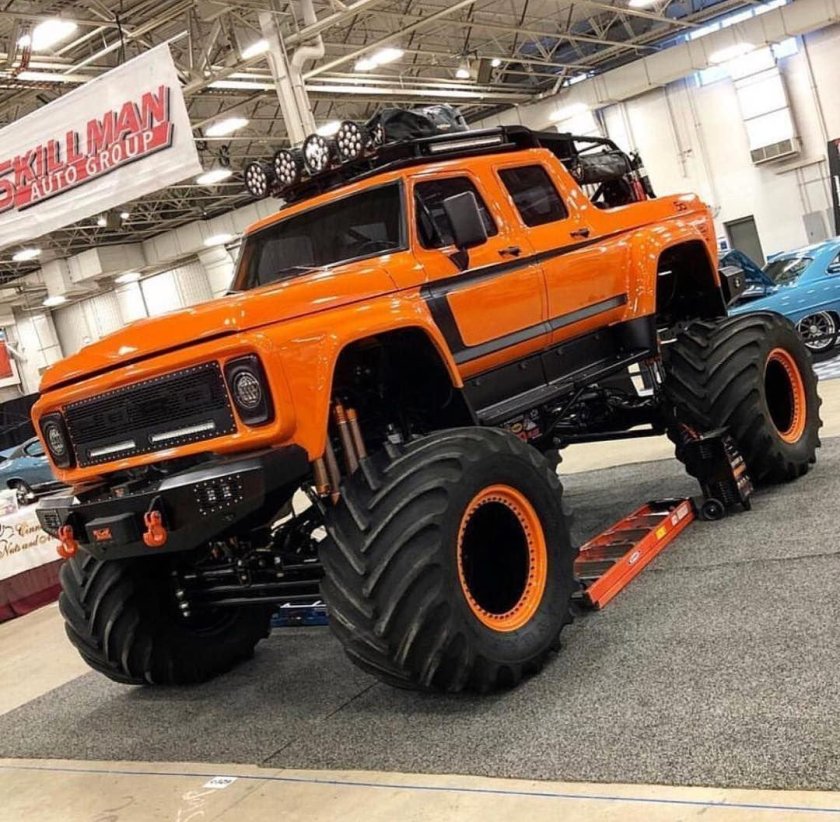 Форд Бронко на больших колесах