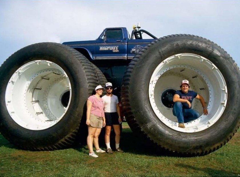 Машины с большими колесами