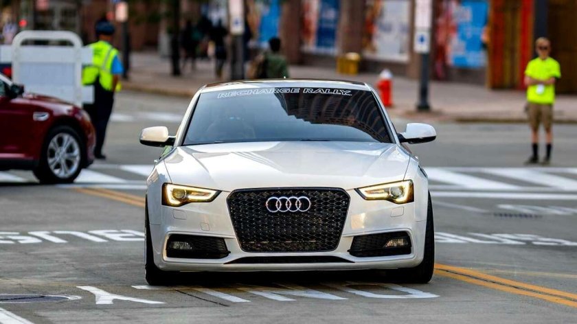 Audi 2021 White Front