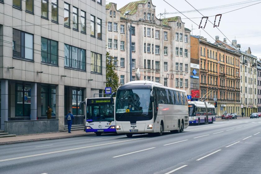 Автобус Латвия