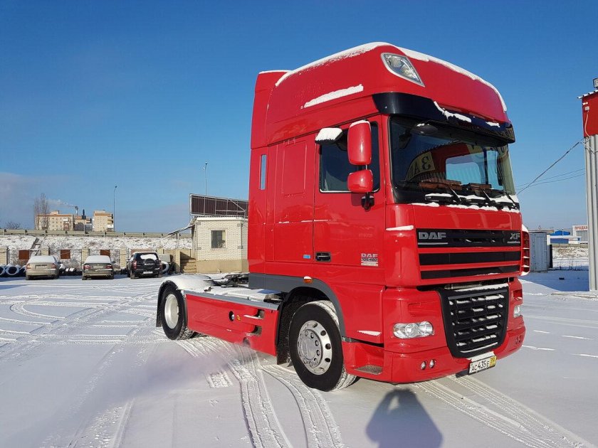 DAF XF 105.460 красный