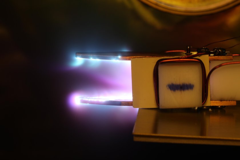 Плазменный двигатель