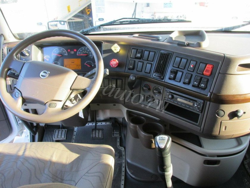 Volvo VNL 630 салон