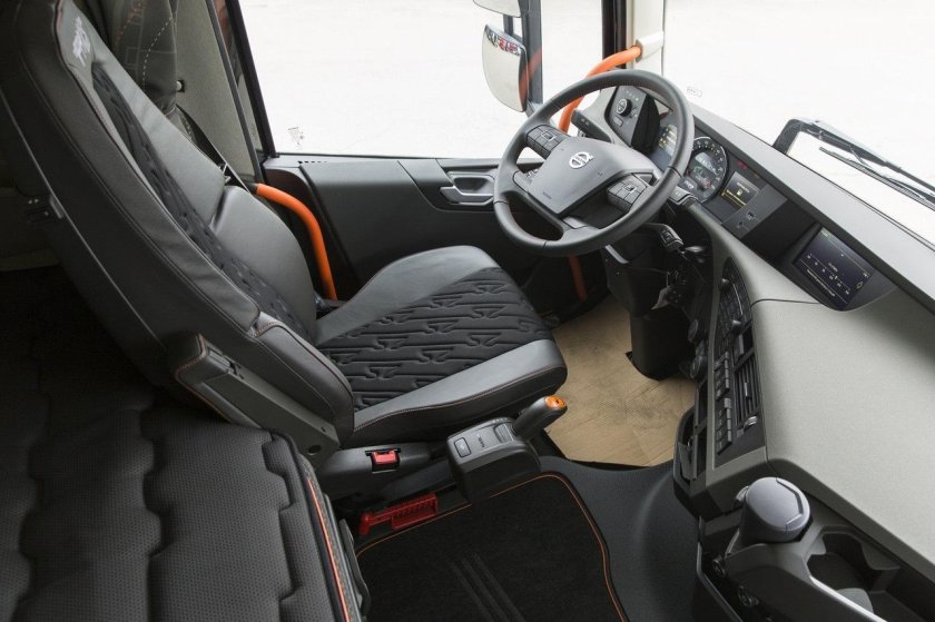 Volvo FH 750 салон