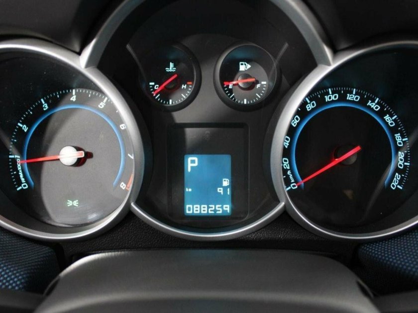 Шевроле Круз 1.8 автомат