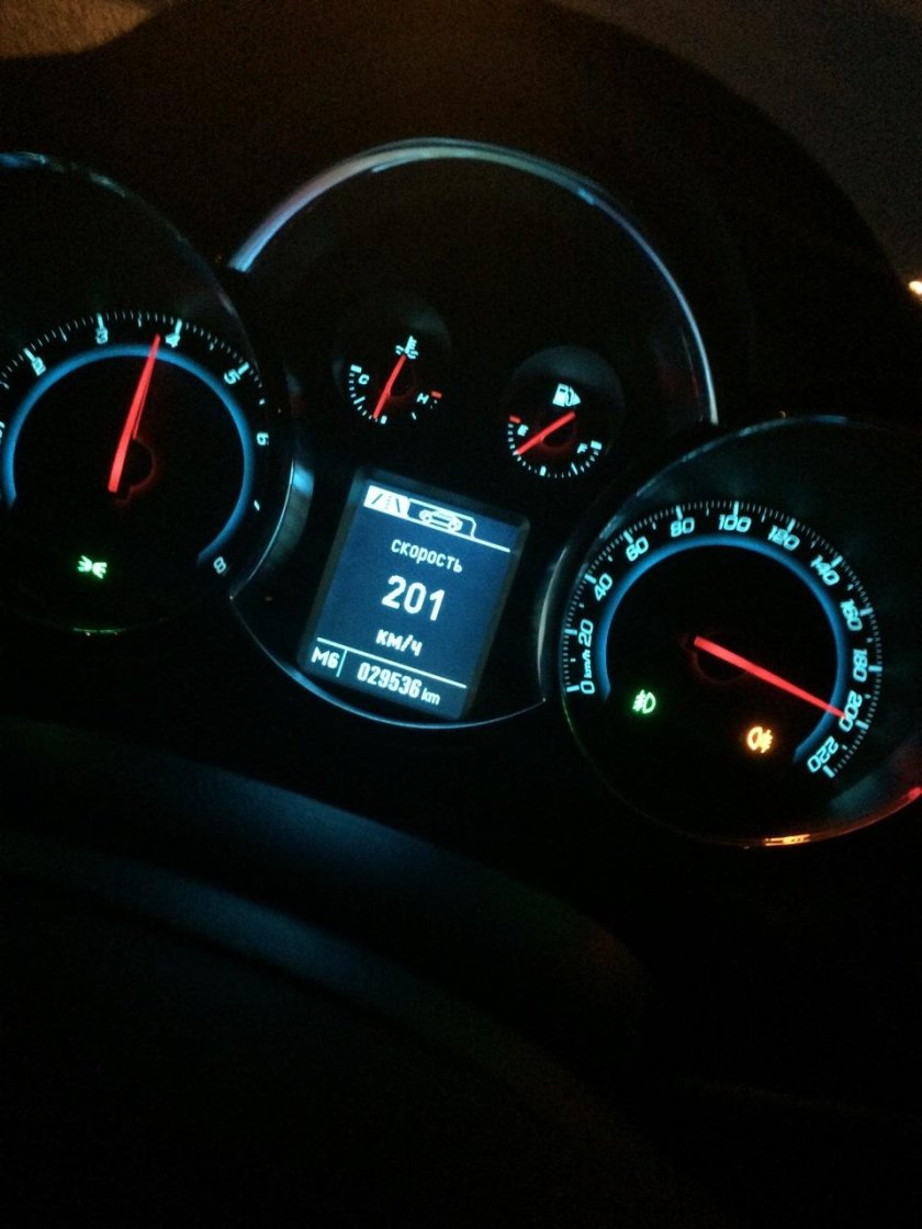 Шевроле Круз 1.6 спидометр