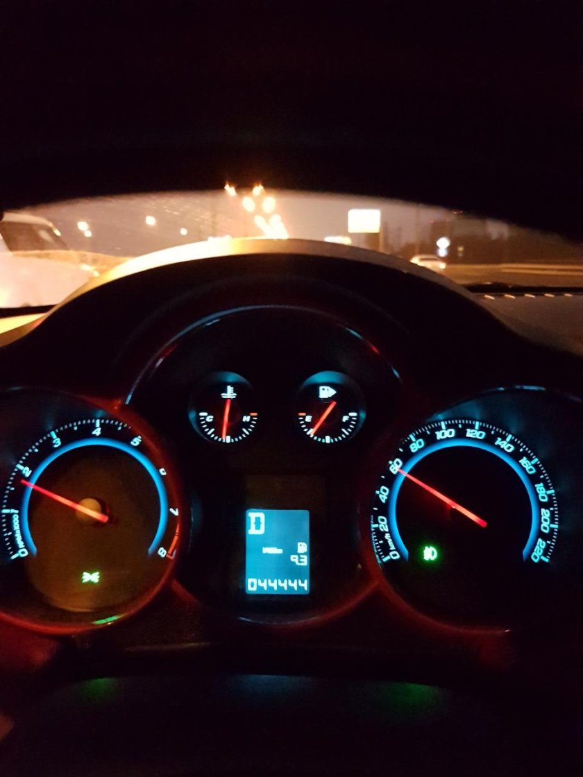 Шевроле Круз приборка 200 км/ч