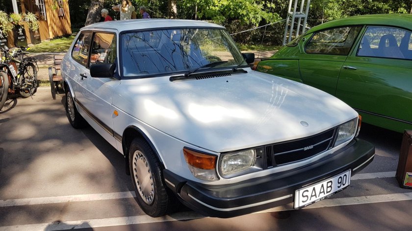 Сааб 900