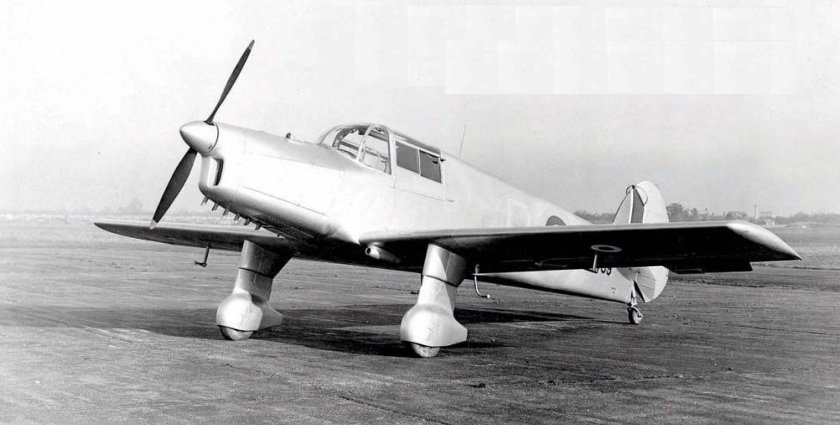 Истребитель арадо-68