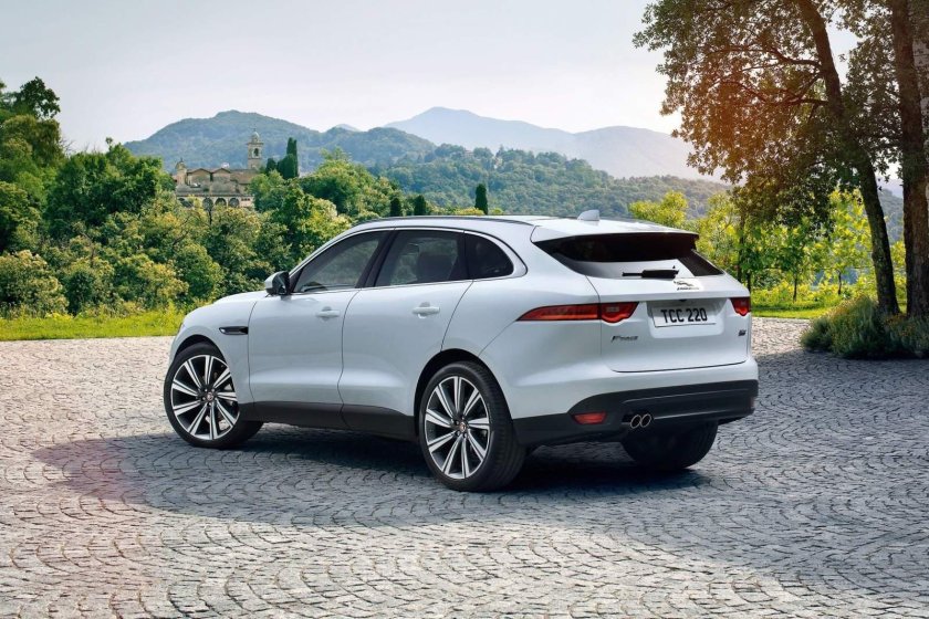 Ягуар кроссовер