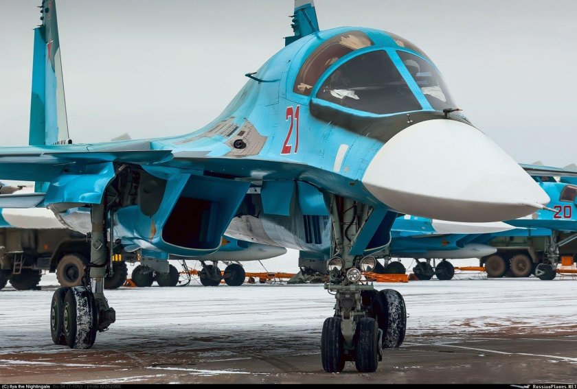 Истребитель-бомбардировщик Су-34