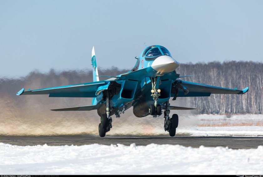 Истребитель-бомбардировщик Су-34