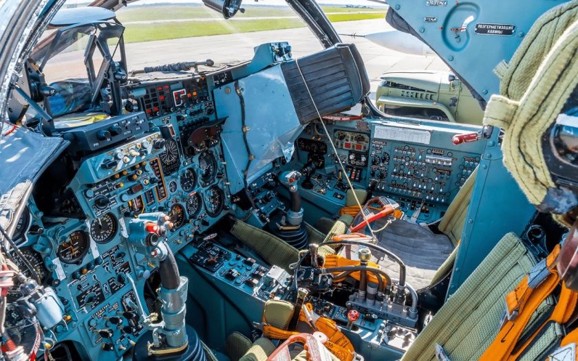 Су 24 кабина