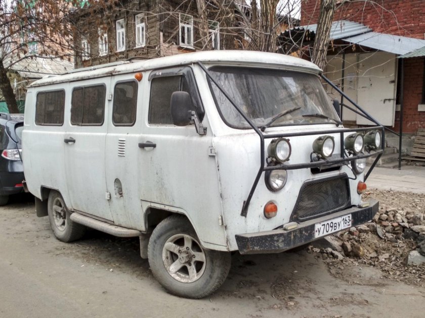 УАЗ Буханка 2206
