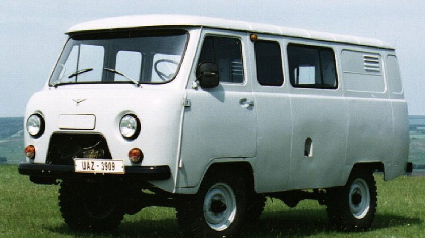 Автомобиль уаз буханка