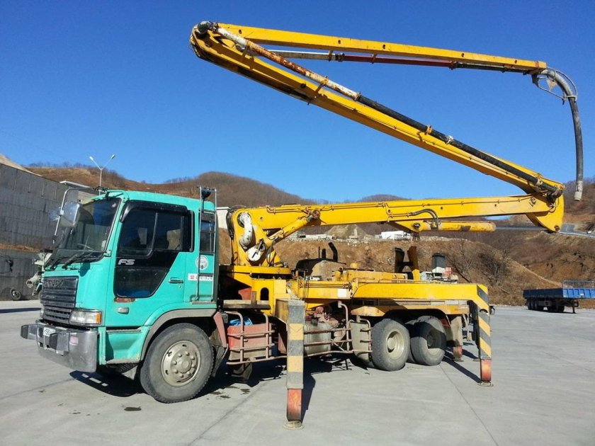 Бетононасос Hino 18 метров