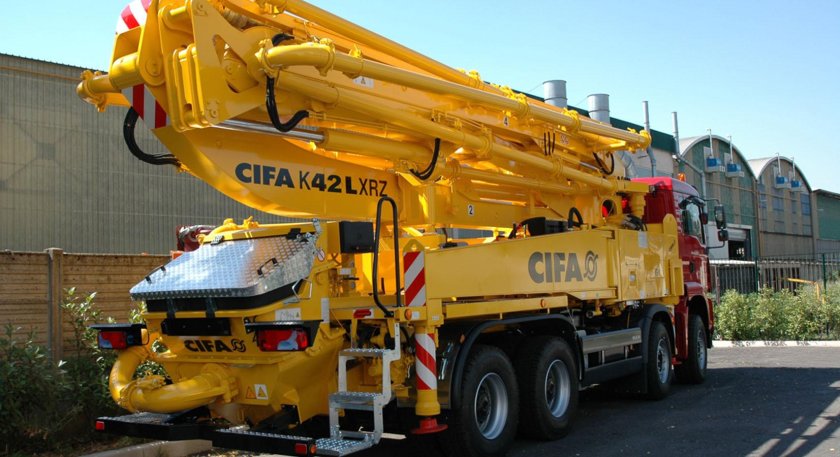 Автобетононасос CIFA