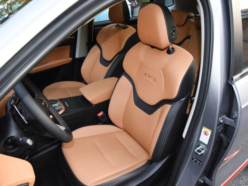 Чехлы на Haval Jolion