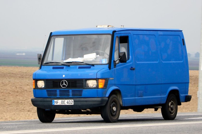 Мерседес т1 208d