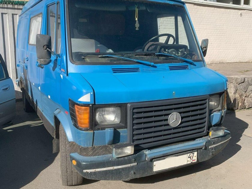 Мерседес бенц 208д