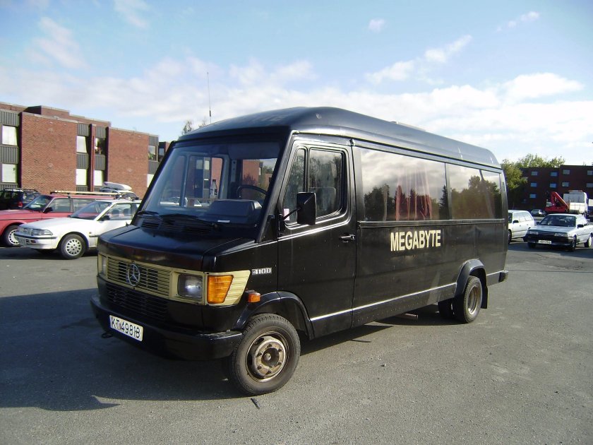 Мерседес Бенц 408d