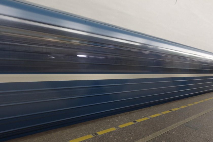 Станция метро парнас