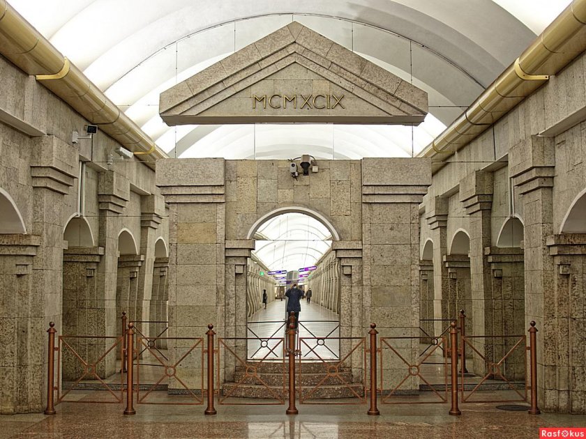 Станция метро Крестовский остров Санкт-Петербург