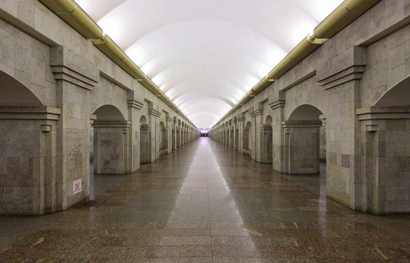 Станция метро Крестовский остров