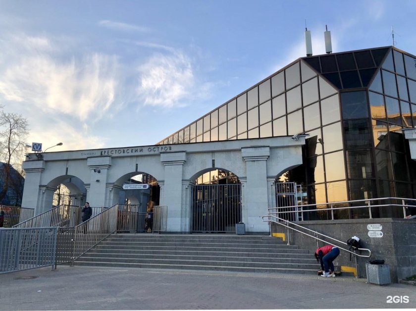 Станция метро Крестовский остров Санкт-Петербург