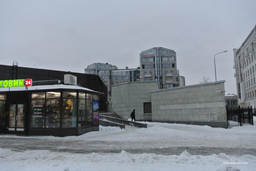 Станция Крестовский остров