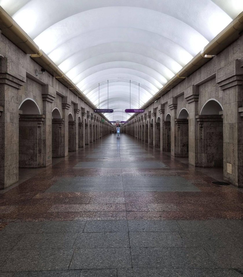 Крестовский остров метро