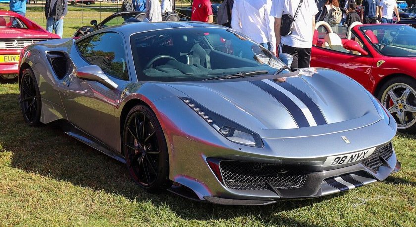 Ferrari 488 pista салон