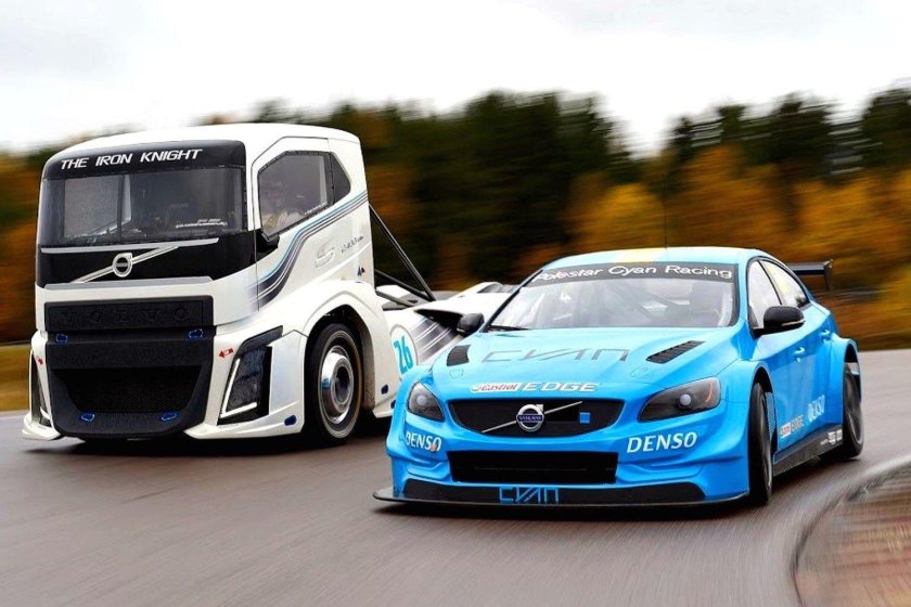 Гоночный грузовик Вольво