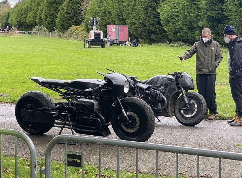 Бэтмен 2022 мотоцикл