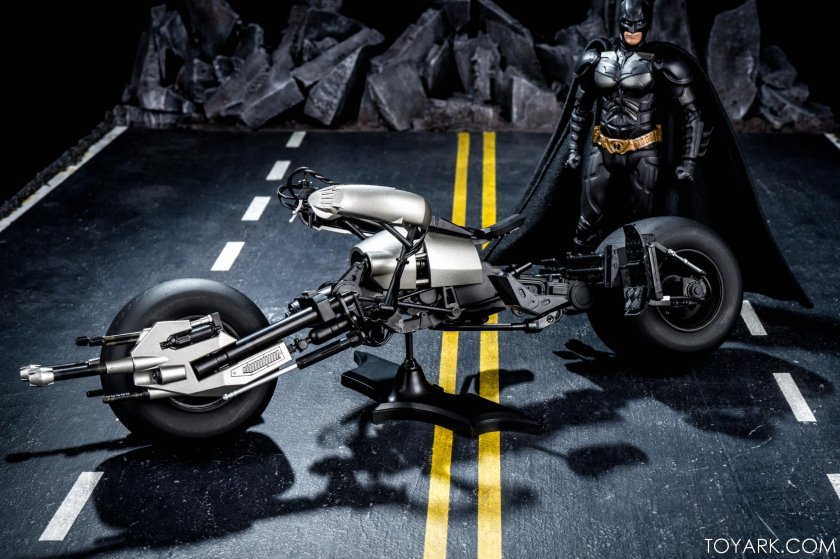 Мотоцикл Бэтмена темный рыцарь