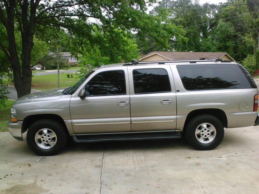 Chevrolet Suburban 2003