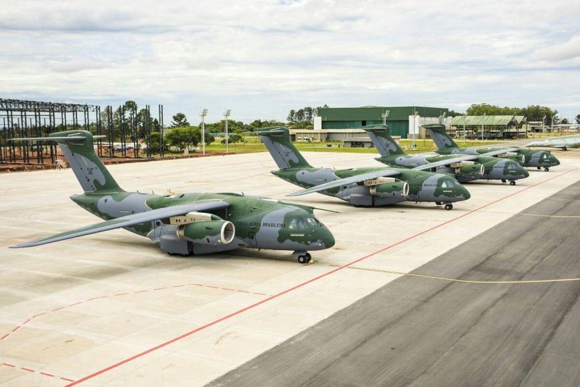 Самолет Embraer Kc-390
