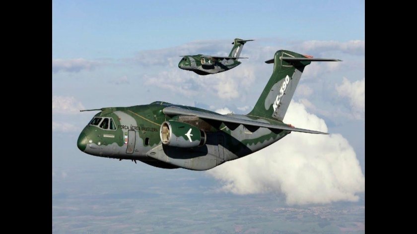 Самолет Embraer Kc-390