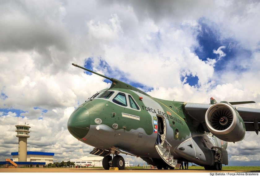 Самолет c-160