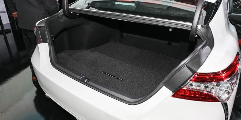 Тойота Камри 2017 багажник
