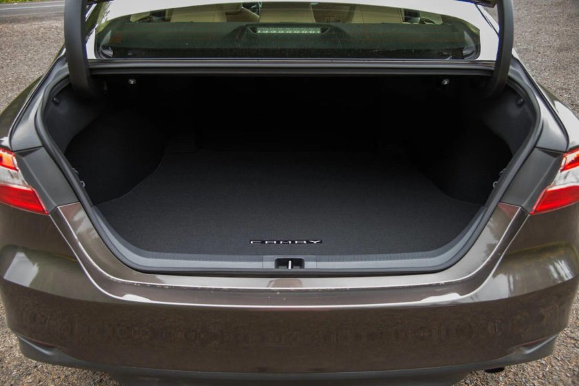 Багажник Камри 70